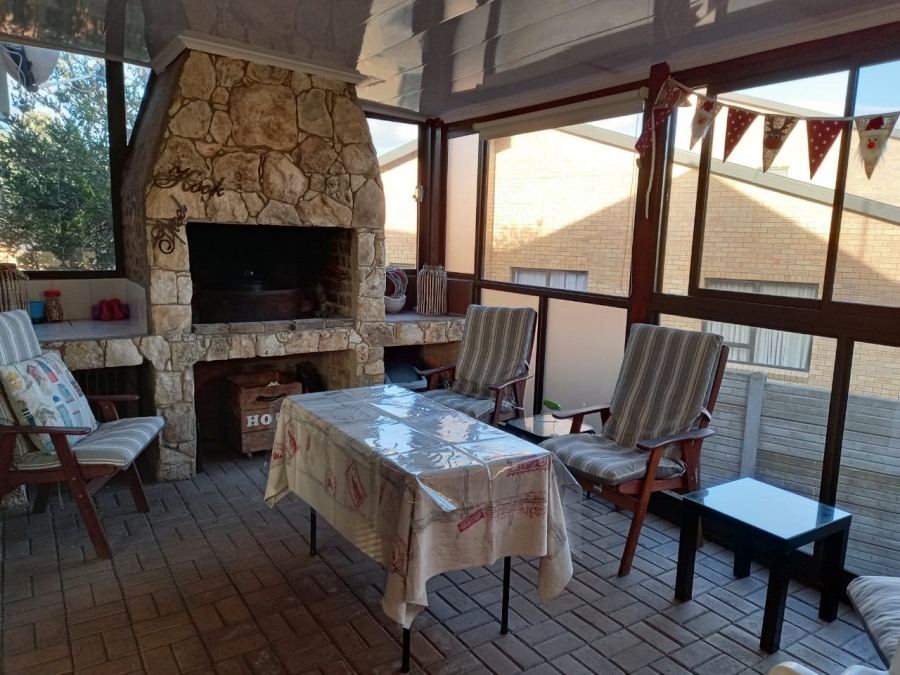 2 Bedroom Property for Sale in Stilbaai Wes Western Cape